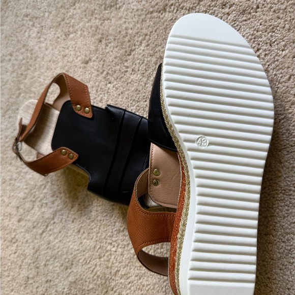 NEW Modern Wedge Sandals EU43/12US with Ankle Strap. ORIG. PKG. Black and Brown - Picture 5 of 5